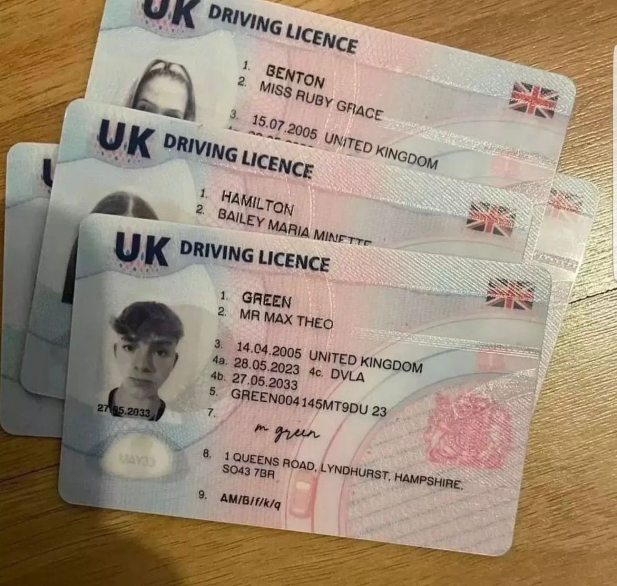 We offer you the possibility to buy drivers licence online without taking an exam or a practical test. DVLA approved UK driving licence.